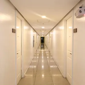 Resort The Crash Pad, Paranaque City